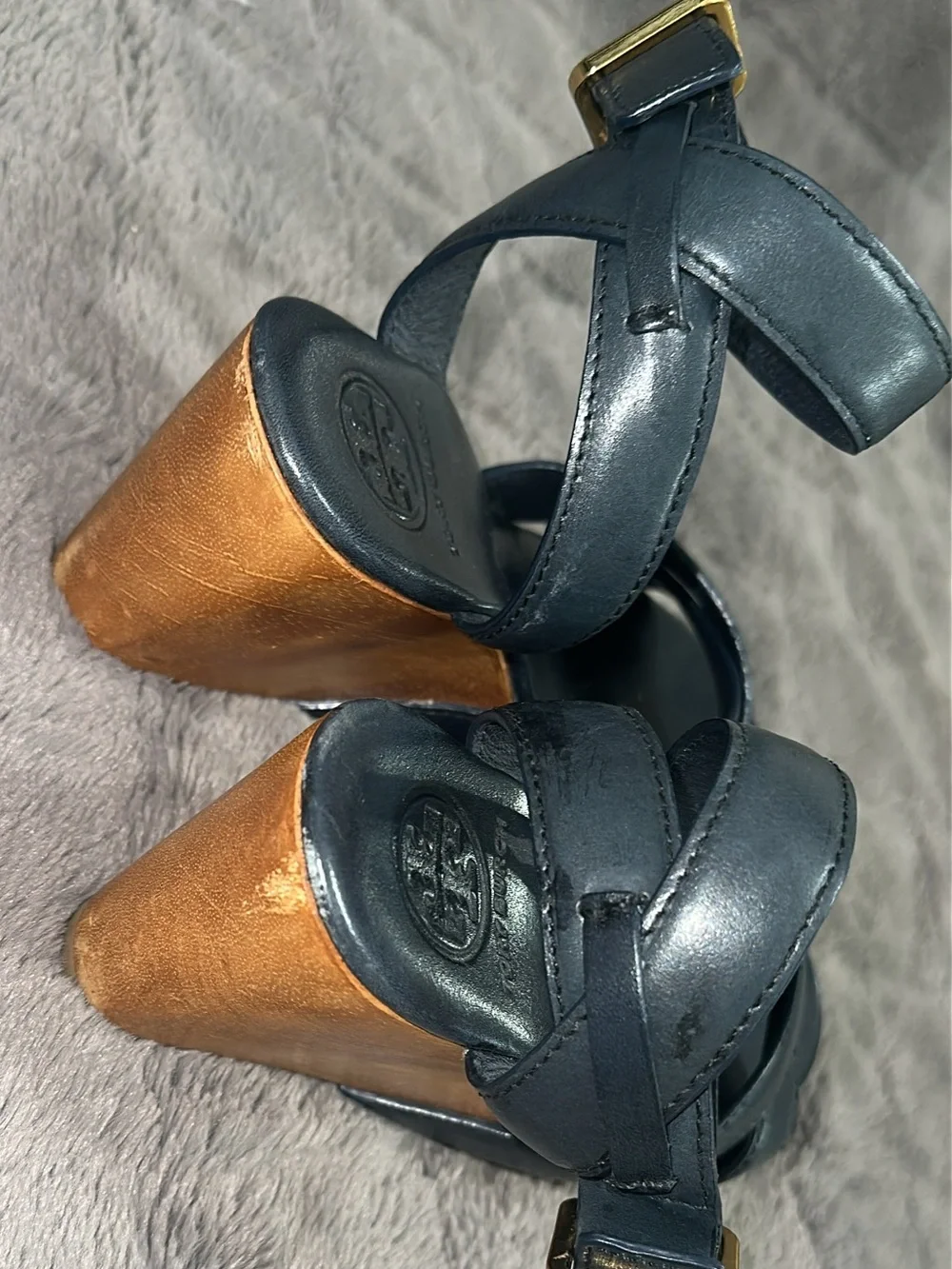 Tory Burch Almita Camel Navy Leather Wedge Sandal Platform. (Shoe14)